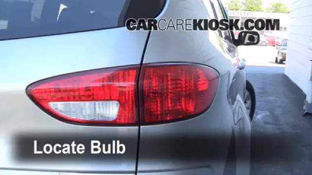 2006 Subaru B9 Tribeca 3.0L 6 Cyl. Éclairage Feux de marche arrière (remplacer une ampoule)